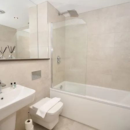 Stylish 1 Bedroom In *